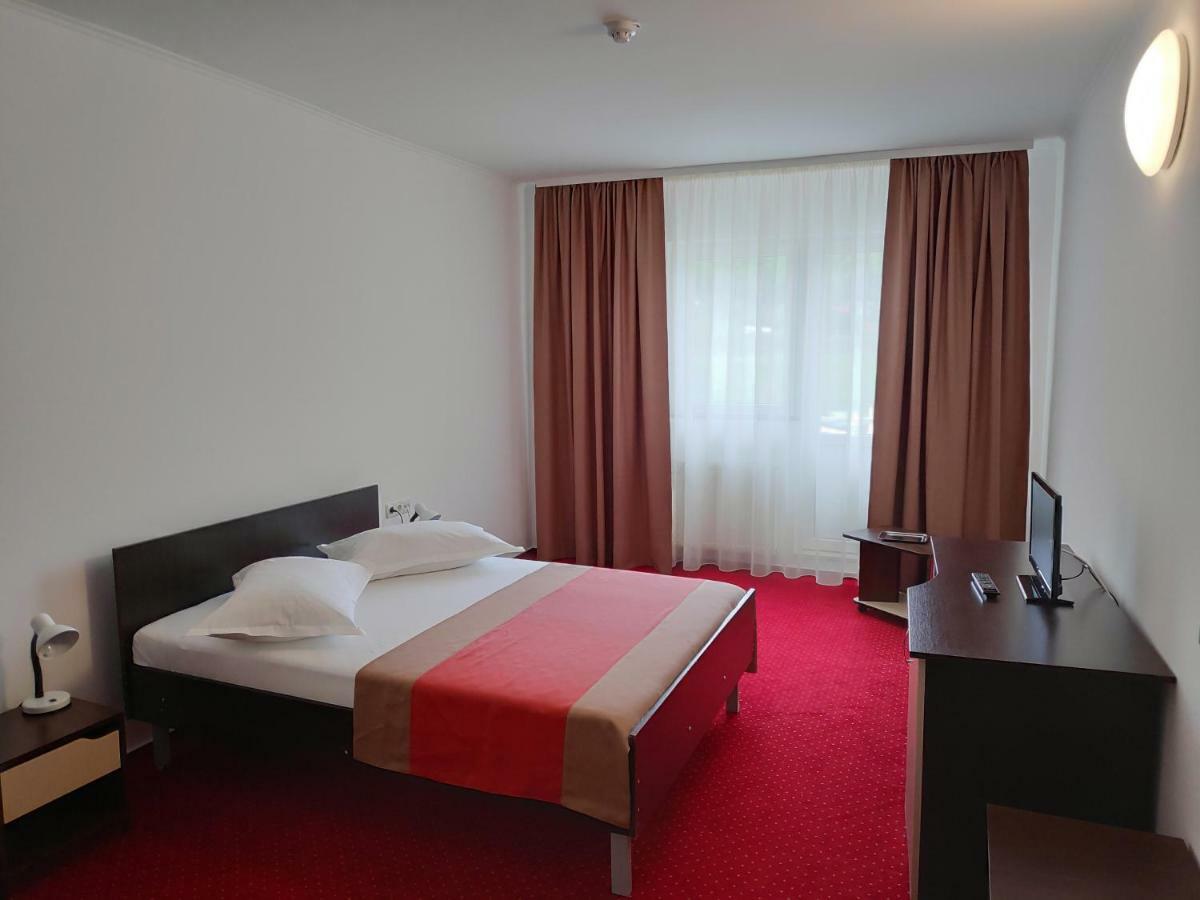 Hostel Caliman Căciulata Kültér fotó