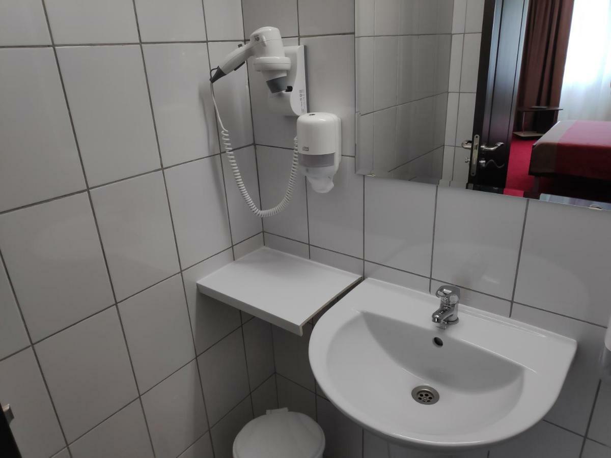 Hostel Caliman Căciulata Kültér fotó